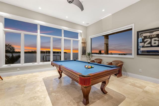 2279 MERMAID POINT NE, St Petersburg, FL 33703