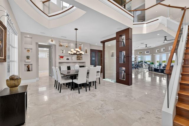 2279 MERMAID POINT NE, St Petersburg, FL 33703