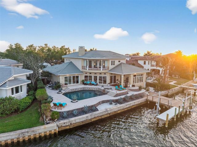 2279 MERMAID POINT NE, St Petersburg, FL 33703