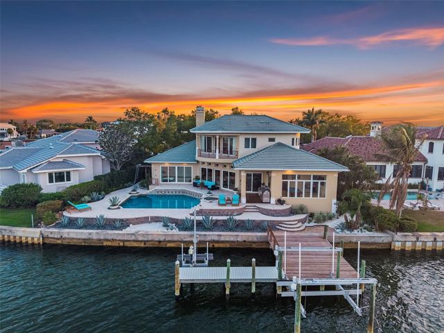 2279 MERMAID POINT NE, St Petersburg, FL 33703