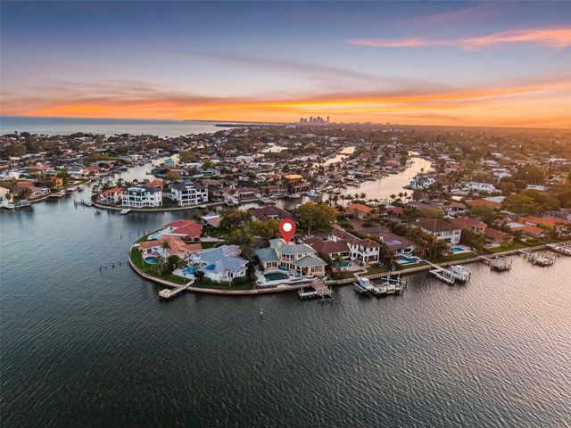 2279 MERMAID POINT NE, St Petersburg, FL 33703