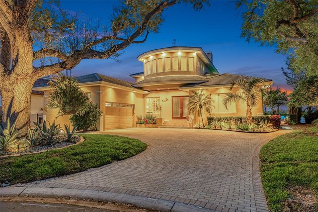 2279 MERMAID POINT NE, St Petersburg, FL 33703