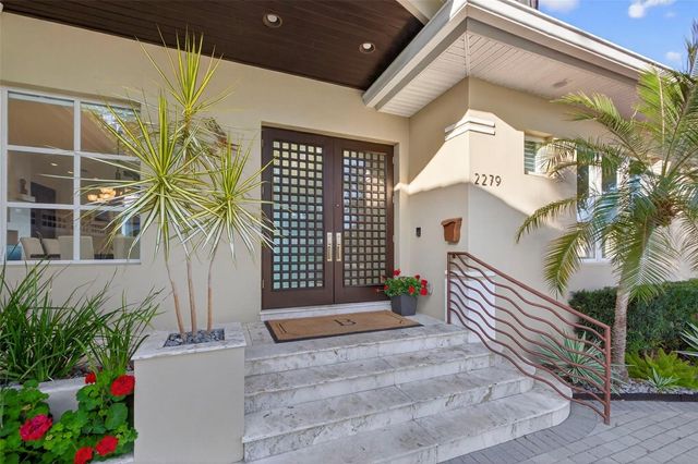 2279 MERMAID POINT NE, St Petersburg, FL 33703