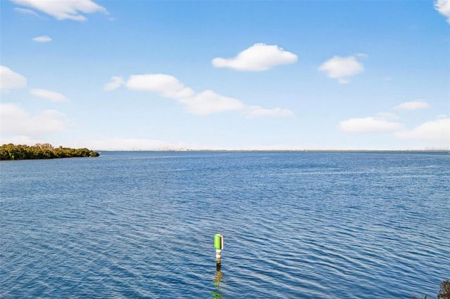 2279 MERMAID POINT NE, St Petersburg, FL 33703