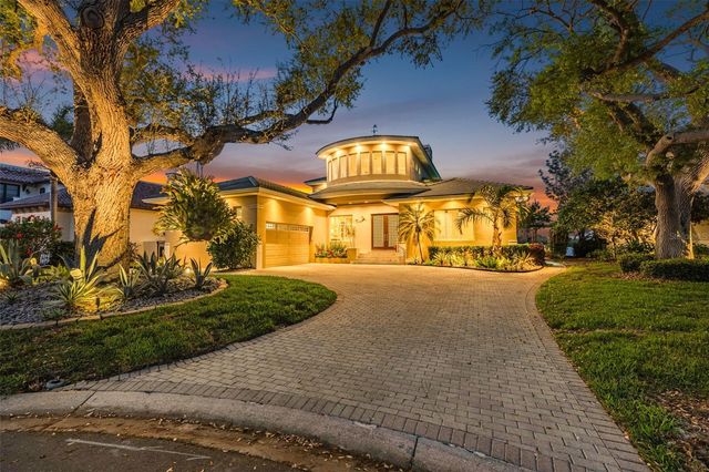 2279 MERMAID POINT NE, St Petersburg, FL 33703