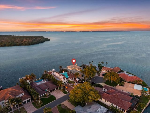 2279 MERMAID POINT NE, St Petersburg, FL 33703