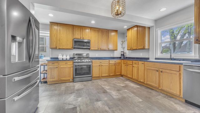 42 S Milwaukee STREET, Plymouth, WI 53073
