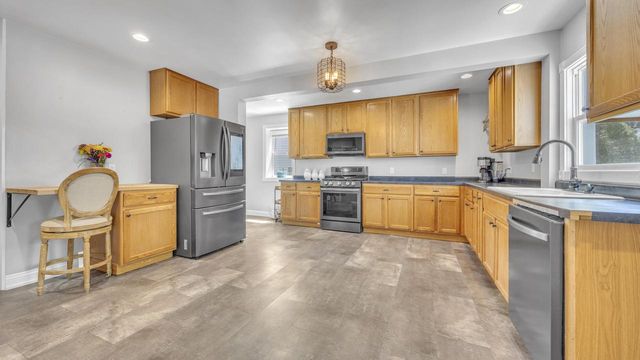 42 S Milwaukee STREET, Plymouth, WI 53073
