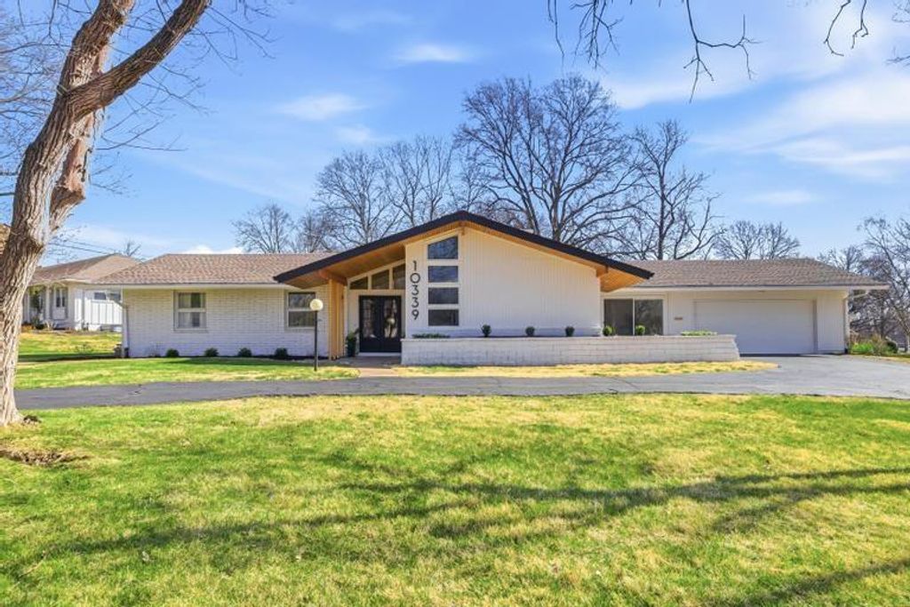 10339 High Drive, Leawood, KS 66206