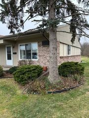 25225 Potomac Drive 8, South Lyon City, MI 48178
