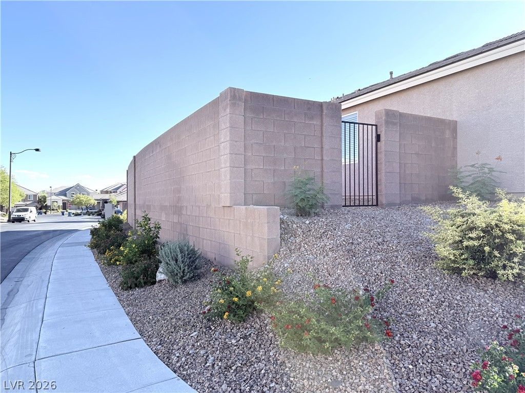 10229 Pine Ridge Peak Avenue, Las Vegas, NV 89166 — photo 4