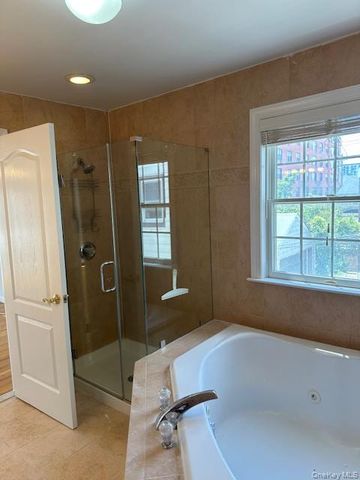 350 E Penn Street 1, Long Beach, NY 11561
