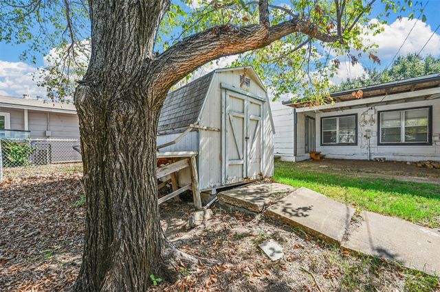 58 Pershing Drive, Denison, TX 75020