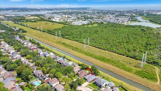 146 Bayou Bend Drive, League City, TX 77573