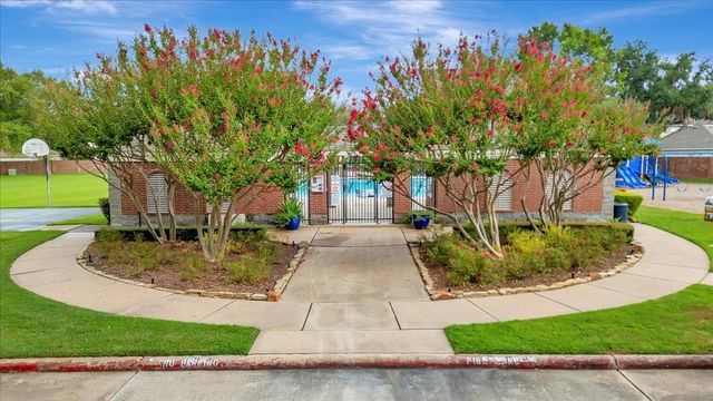 146 Bayou Bend Drive, League City, TX 77573