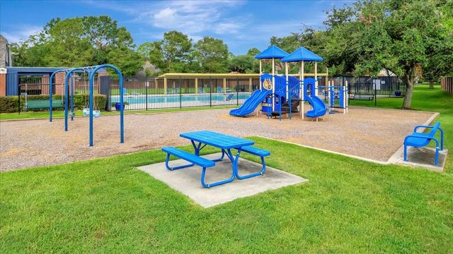 146 Bayou Bend Drive, League City, TX 77573