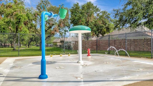 146 Bayou Bend Drive, League City, TX 77573