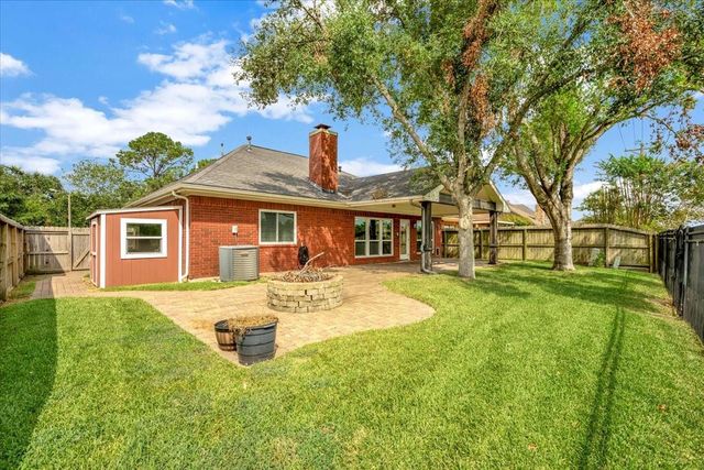 146 Bayou Bend Drive, League City, TX 77573