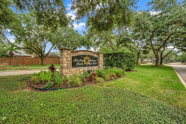 146 Bayou Bend Drive, League City, TX 77573
