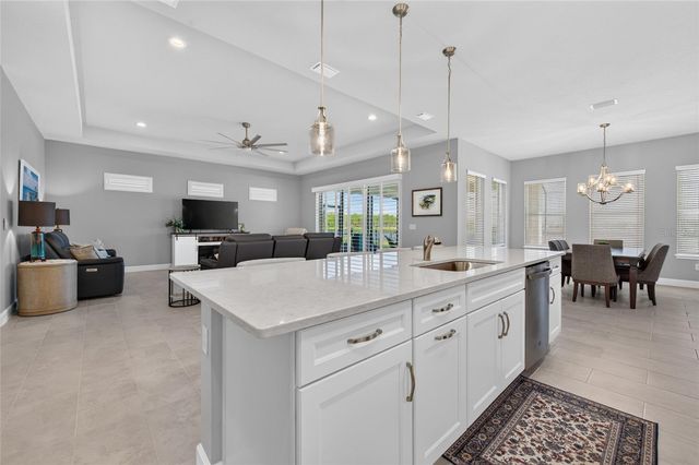 305 AQUAMARINE WAY, Daytona Beach, FL 32124