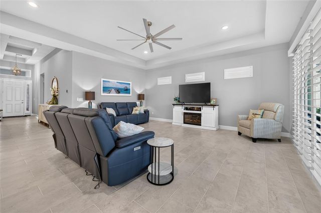 305 AQUAMARINE WAY, Daytona Beach, FL 32124
