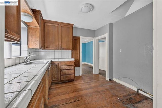 3148 California St, Oakland, CA 94602