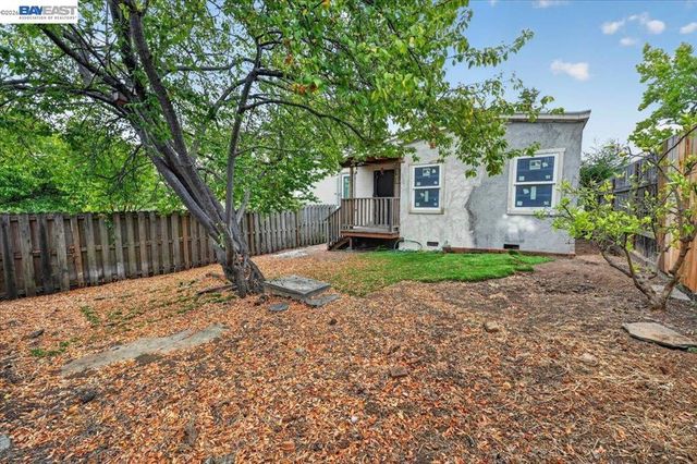 3148 California St, Oakland, CA 94602