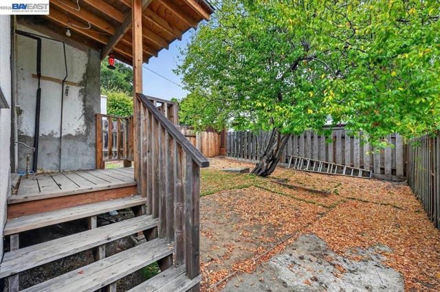 3148 California St, Oakland, CA 94602