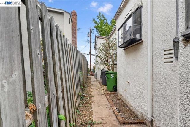 3148 California St, Oakland, CA 94602