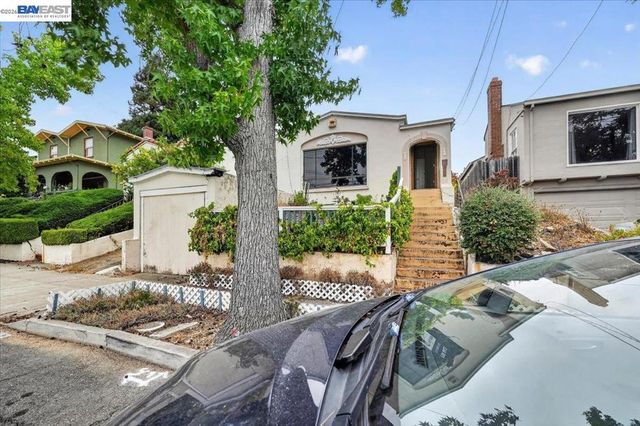 3148 California St, Oakland, CA 94602