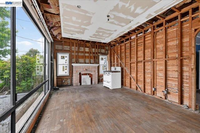 3148 California St, Oakland, CA 94602