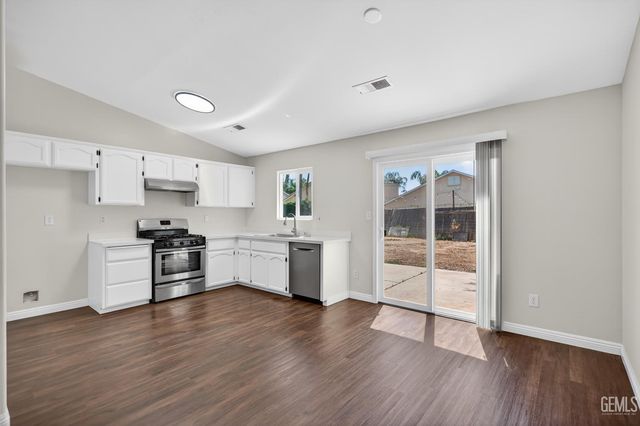 1215 Quartz Hill Road, Bakersfield, CA 93307