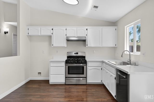 1215 Quartz Hill Road, Bakersfield, CA 93307