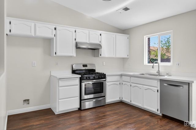 1215 Quartz Hill Road, Bakersfield, CA 93307