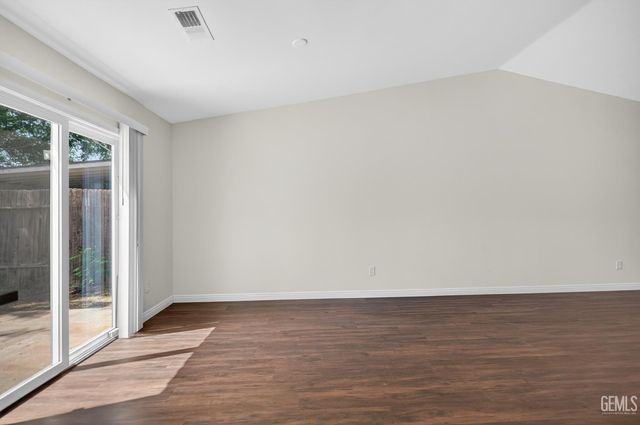 1215 Quartz Hill Road, Bakersfield, CA 93307