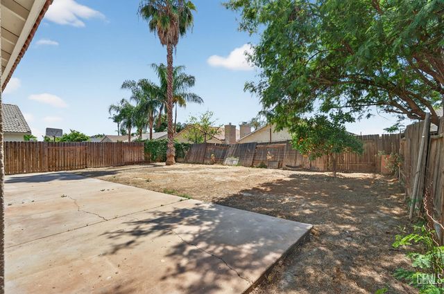 1215 Quartz Hill Road, Bakersfield, CA 93307