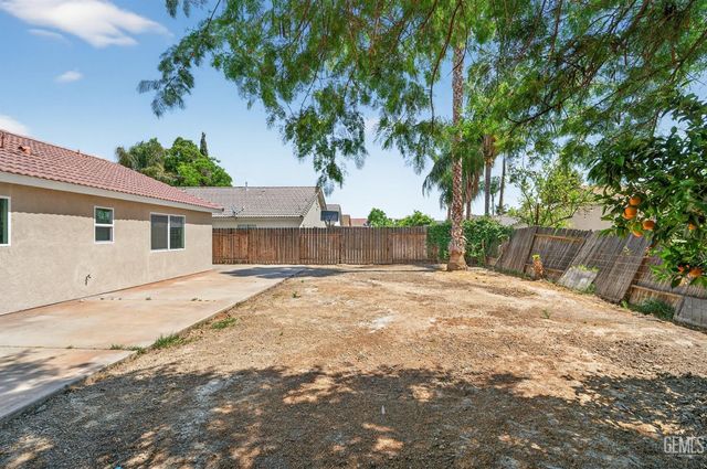 1215 Quartz Hill Road, Bakersfield, CA 93307