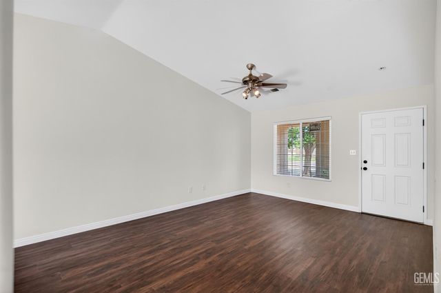 1215 Quartz Hill Road, Bakersfield, CA 93307