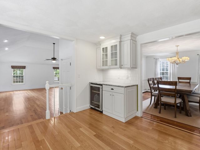 4 Nicoll Dr, Andover, MA 01810