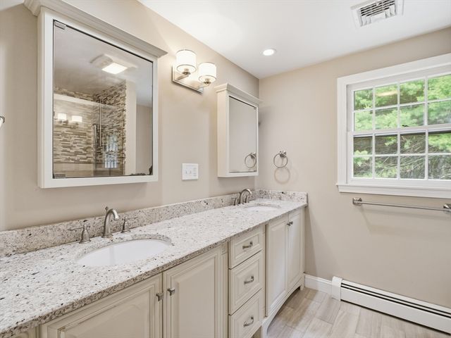 4 Nicoll Dr, Andover, MA 01810