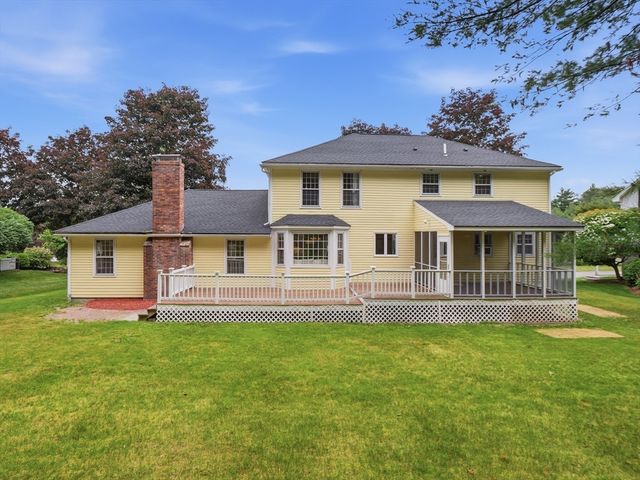4 Nicoll Dr, Andover, MA 01810