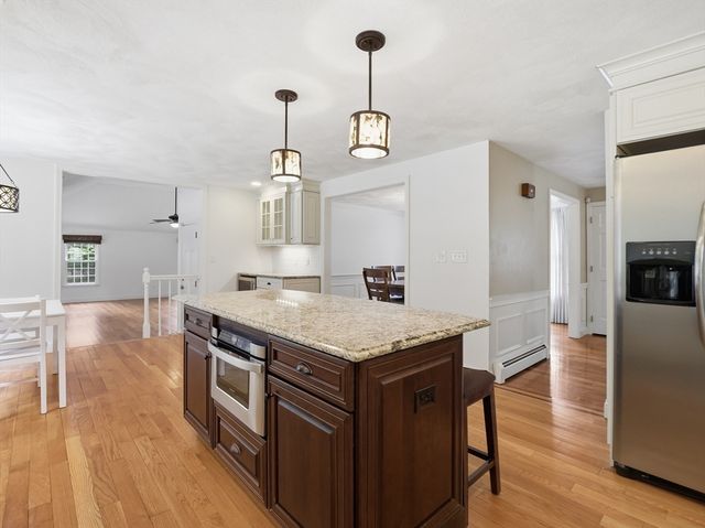 4 Nicoll Dr, Andover, MA 01810