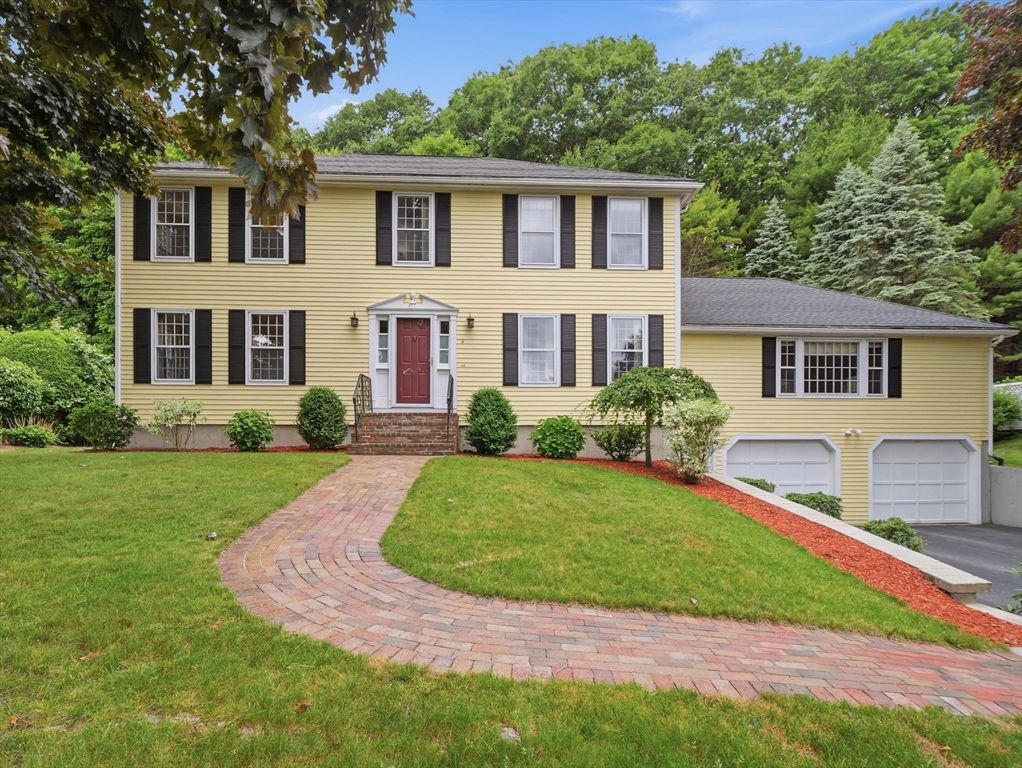 4 Nicoll Dr, Andover, MA 01810
