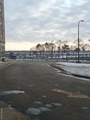 8900 E Jefferson 725 & 726, Detroit, MI 48214