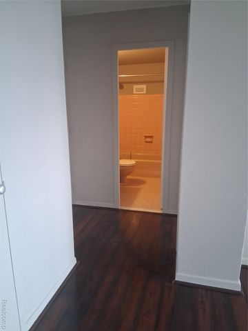 8900 E Jefferson 725 & 726, Detroit, MI 48214