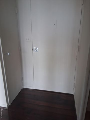 8900 E Jefferson 725 & 726, Detroit, MI 48214