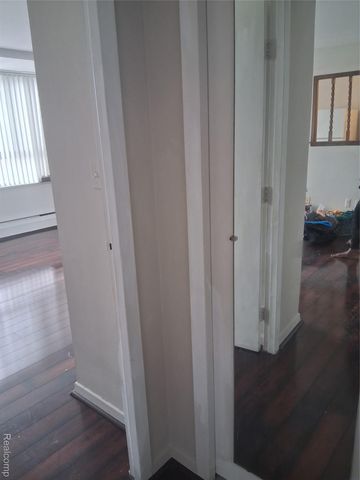 8900 E Jefferson 725 & 726, Detroit, MI 48214