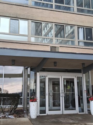 8900 E Jefferson 725 & 726, Detroit, MI 48214