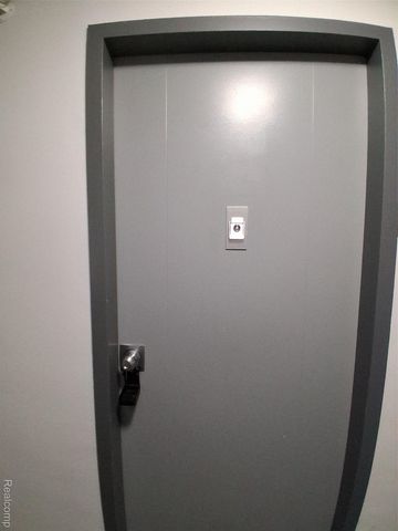 8900 E Jefferson 725 & 726, Detroit, MI 48214