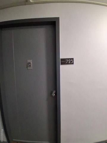 8900 E Jefferson 725 & 726, Detroit, MI 48214